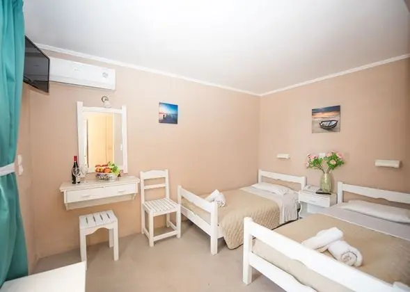 Standard Tek Büyük veya İki Ayrı Yataklı Oda, Bahçe Manzaralı