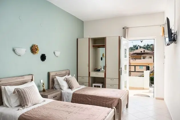 Stüdyo, Havuz Manzaralı