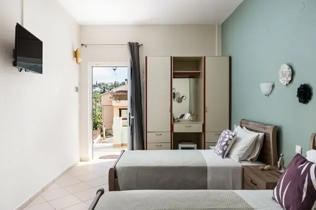 Stüdyo, Havuz Manzaralı