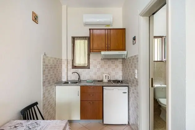 Stüdyo, Havuz Manzaralı