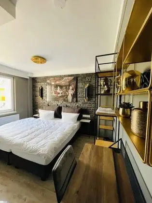 Design Tek Büyük Yataklı Oda