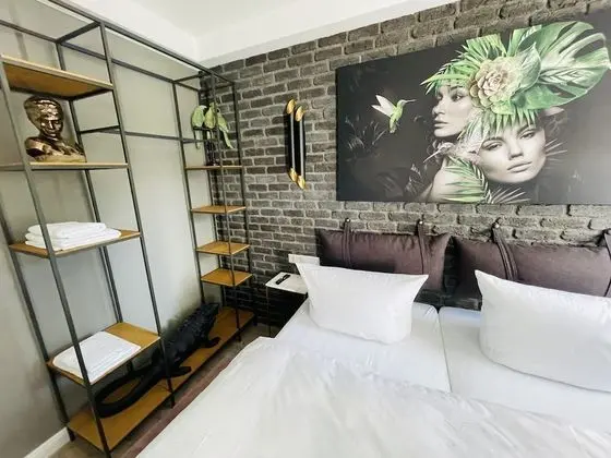 Standard Tek Büyük Yataklı Oda