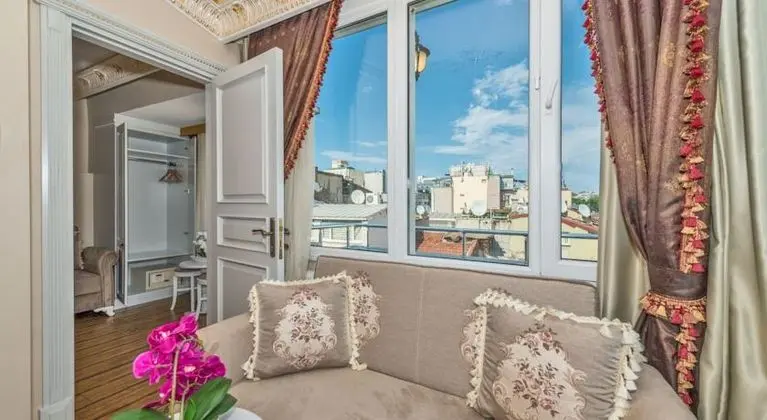 Suit With Terrace