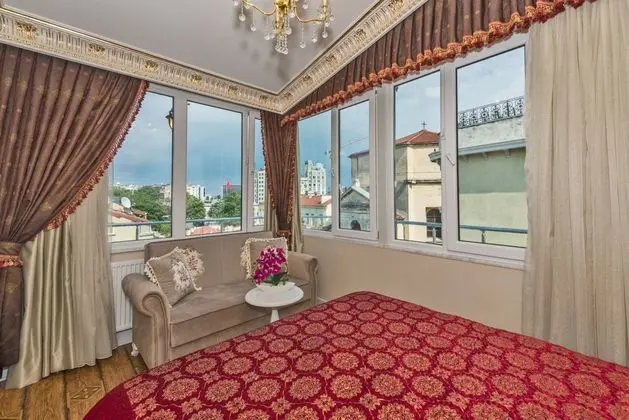 Suit With Terrace