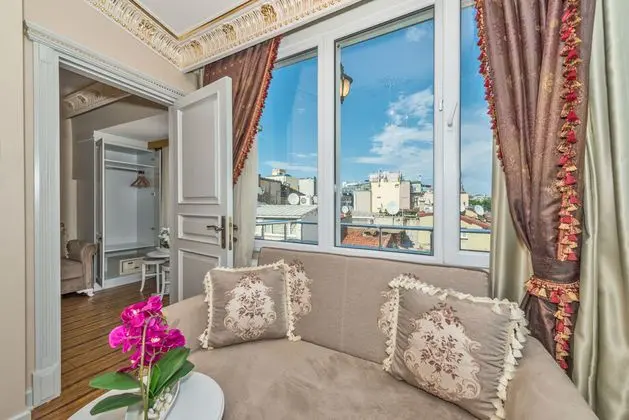 Suit With Terrace