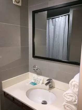 Üç Kişilik Oda, 3 Tek Kişilik Yatak, Özel Banyo