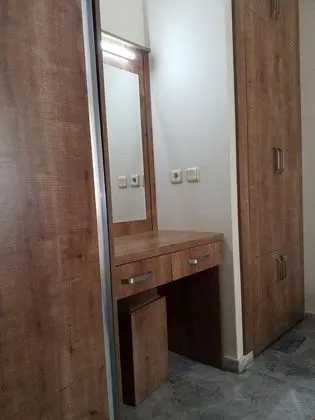 Havuz ve Dağ Manzaralı Aile Odası