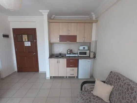 Daire-Tek Yatak Odalı, Havuz Manzaralı, Balkonlu