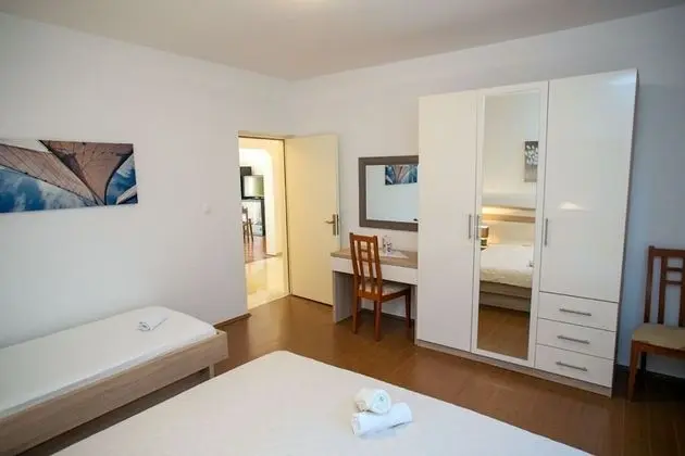 Apart Daire (Irena - 100m from the sea - A4 veliki)