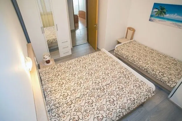 Apart Daire (Irena - 100m from the sea - A4 veliki)