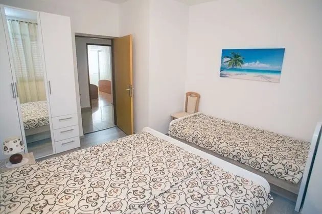 Apart Daire (Irena - 100m from the sea - A4 veliki)