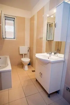 Apart Daire (Irena - 100m from the sea - A4 veliki)