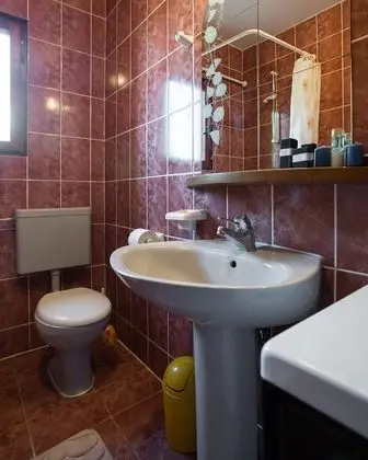 Apart Daire, 1 Büyük (Queen) Boy Yatak, Sigara İçilmez, Bahçe Manzaralı