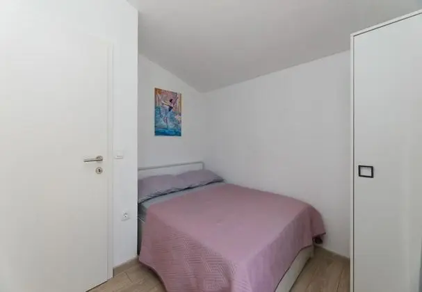 Ev (Irena - secluded paradise - H(4+1))