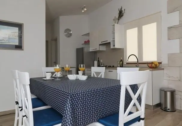 Ev (Irena - secluded paradise - H(4+1))