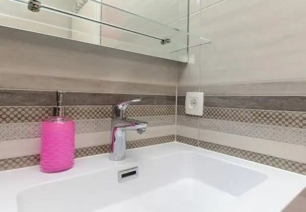 Ev (Irena - secluded paradise - H(4+1))