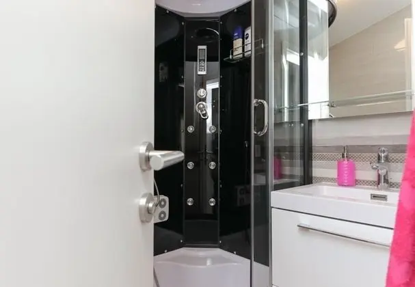 Ev (Irena - secluded paradise - H(4+1))