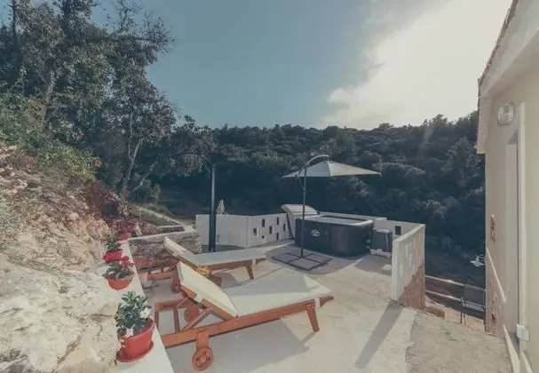 Ev (Irena - secluded paradise - H(4+1))