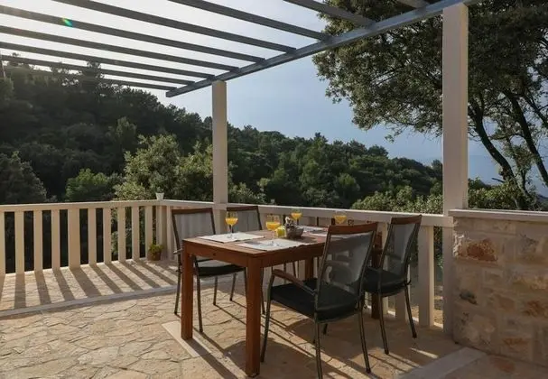 Ev (Irena - secluded paradise - H(4+1))