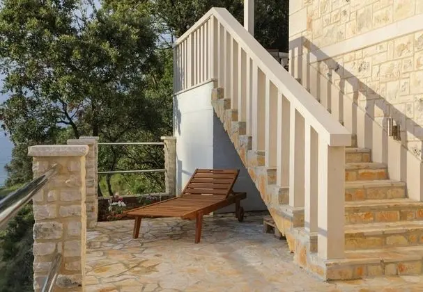 Ev (Irena - secluded paradise - H(4+1))