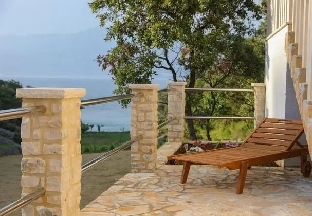 Ev (Irena - secluded paradise - H(4+1))