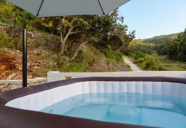 Ev (Irena - secluded paradise - H(4+1))