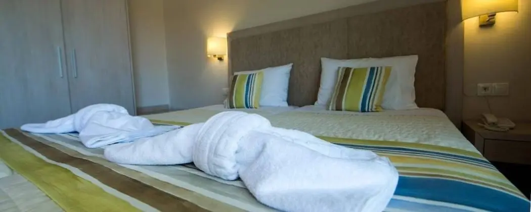 Deluxe Stüdyo, Havuz Manzaralı