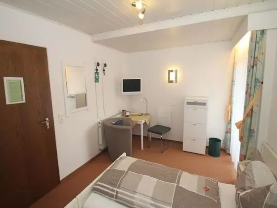 Tek Büyük Yataklı Oda