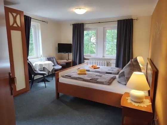 Family Oda, 1 Büyük (Queen) Boy Yatak ve Çekyat, Dağ Manzaralı