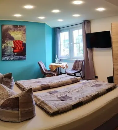 Family Oda, 1 Büyük (Queen) Boy Yatak ve Çekyat, Dağ Manzaralı