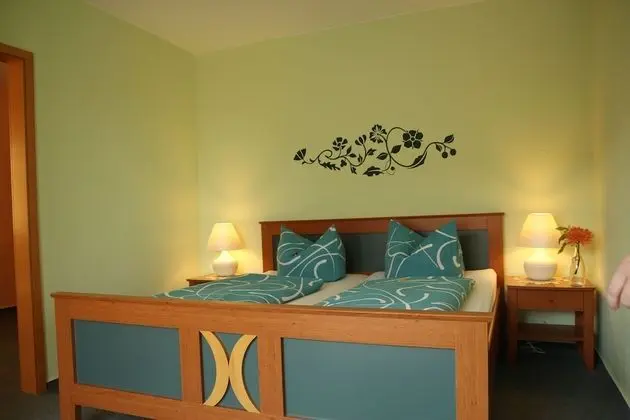 Family Oda, 1 Büyük (Queen) Boy Yatak ve Çekyat, Dağ Manzaralı