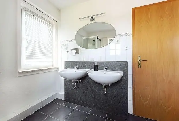 Family Oda, 1 Büyük (Queen) Boy Yatak ve Çekyat, Dağ Manzaralı