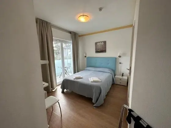Tek Büyük veya İki Ayrı Yataklı Oda (Balcone)
