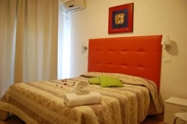 Tek Büyük veya İki Ayrı Yataklı Oda (Balcone)