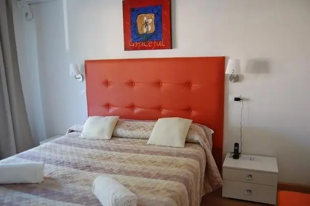 Tek Büyük veya İki Ayrı Yataklı Oda (Balcone)