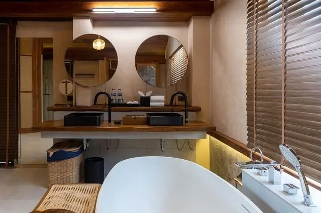 Sand Beachfront Pool Villa