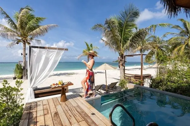 Sun Beachfront Pool Villa