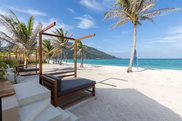 Sun Beachfront Pool Villa