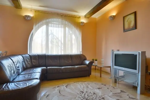 Apart Daire (Sverdlova St. 22)