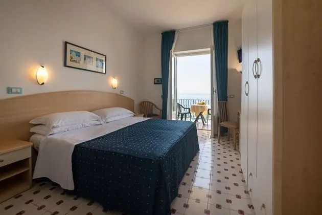 Superior Tek Büyük Yataklı Oda, Balkon, Deniz Manzaralı
