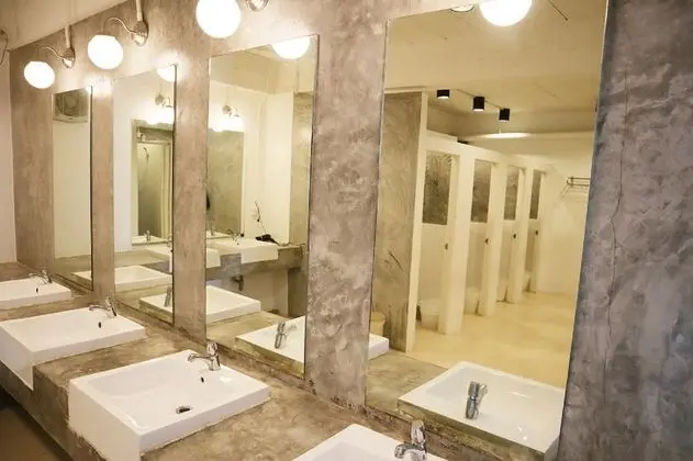 Ortak Ranzalı Oda, Sadece kadınlar için