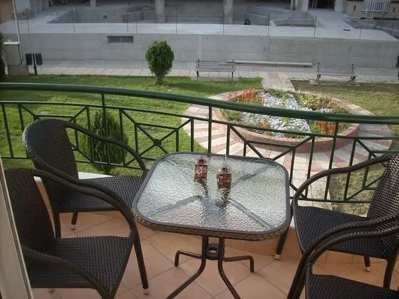 Üç Kişilik Oda, Balkon