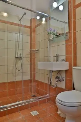 Üç Kişilik Oda, Balkon