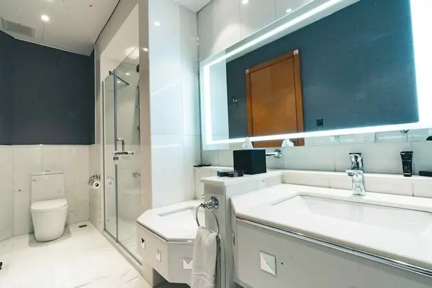 Deluxe Premier Suite (King Bed or 2 Twin Beds)