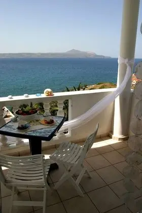 Stüdyo, Deniz Manzaralı, Bahçeli
