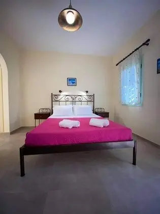 Stüdyo, Havuz Manzaralı