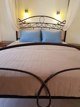 Stüdyo, Havuz Manzaralı