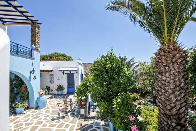 Tek Büyük Yataklı Oda, 1 Yatak Odası, Balkon/Veranda, Bahçe Manzaralı