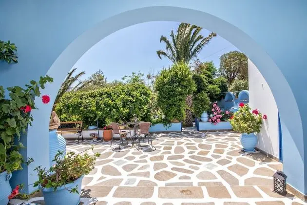 Tek Büyük Yataklı Oda, 1 Yatak Odası, Balkon/Veranda, Bahçe Manzaralı