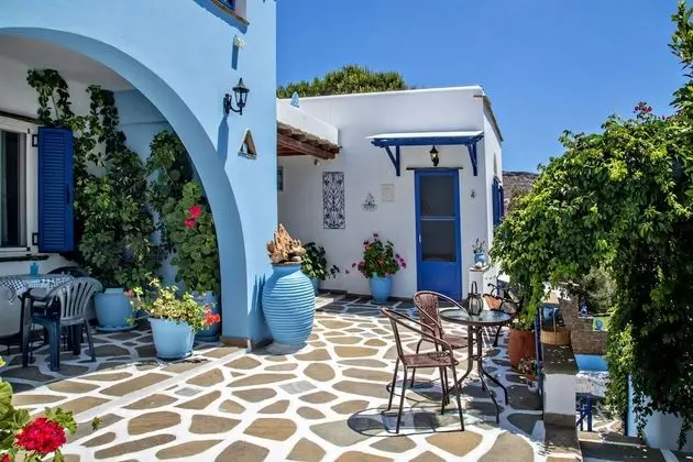 Tek Büyük Yataklı Oda, 1 Yatak Odası, Balkon/Veranda, Bahçe Manzaralı
